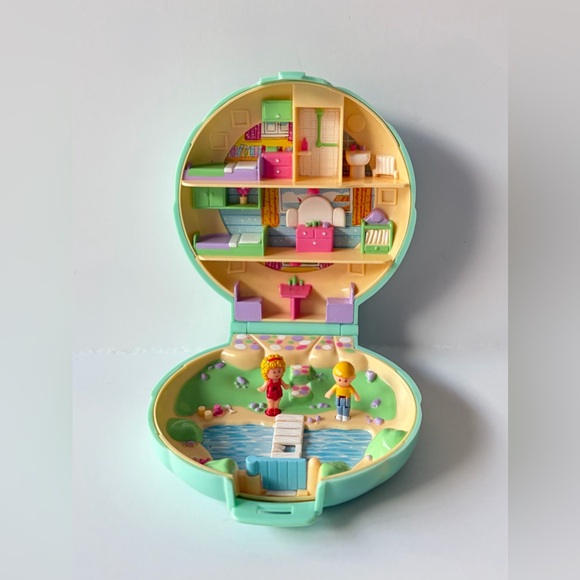 Polly Pocket Other - 1989 Polly Pocket Polly’s Beach Home - complete set